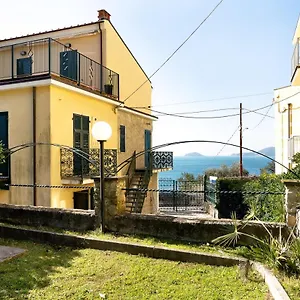 byrons-apartments-garden.hotelitalianriviera.com/